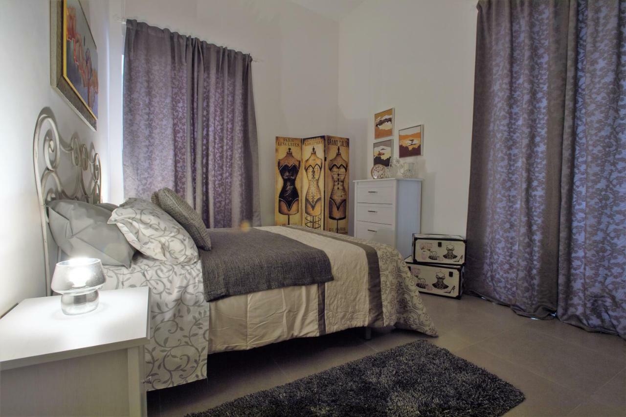 Casa Vacanza "Al Vicolo Delle Colonne" Salernes Extérieur photo