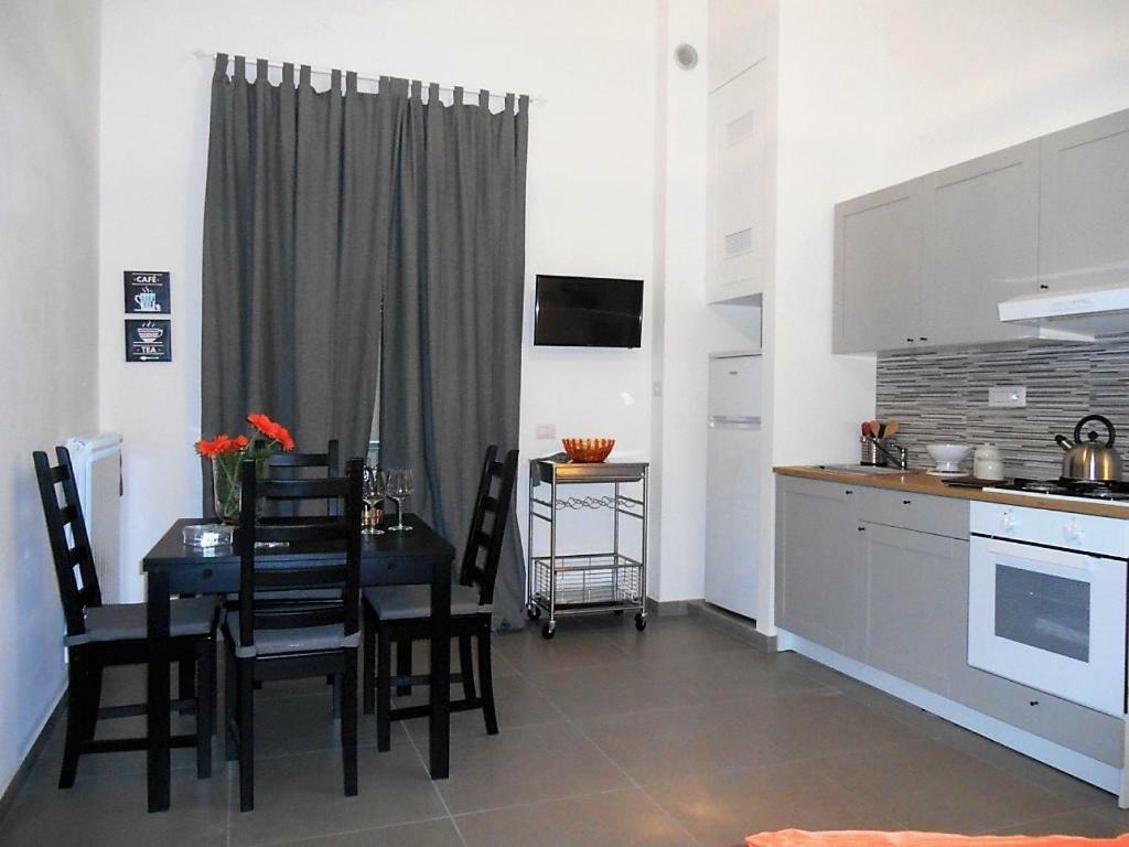 Casa Vacanza "Al Vicolo Delle Colonne" Salernes Extérieur photo