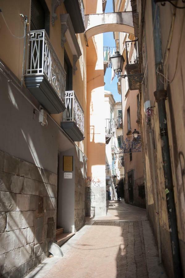 Casa Vacanza "Al Vicolo Delle Colonne" Salernes Extérieur photo