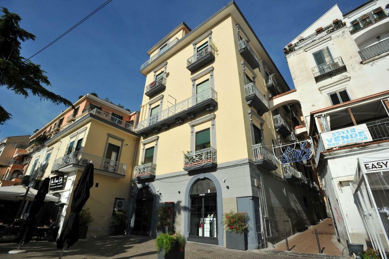 Casa Vacanza "Al Vicolo Delle Colonne" Salernes Extérieur photo
